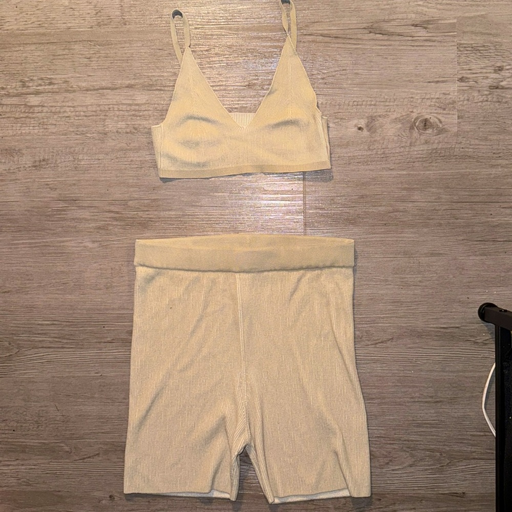 BEIGE JACQUEMUS BRA AND SHORTS SET AUTHENTIC SIZE SMALL FITS 2/4